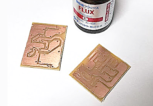 銅箔の酸化を防止できる「フラックス」を塗布する